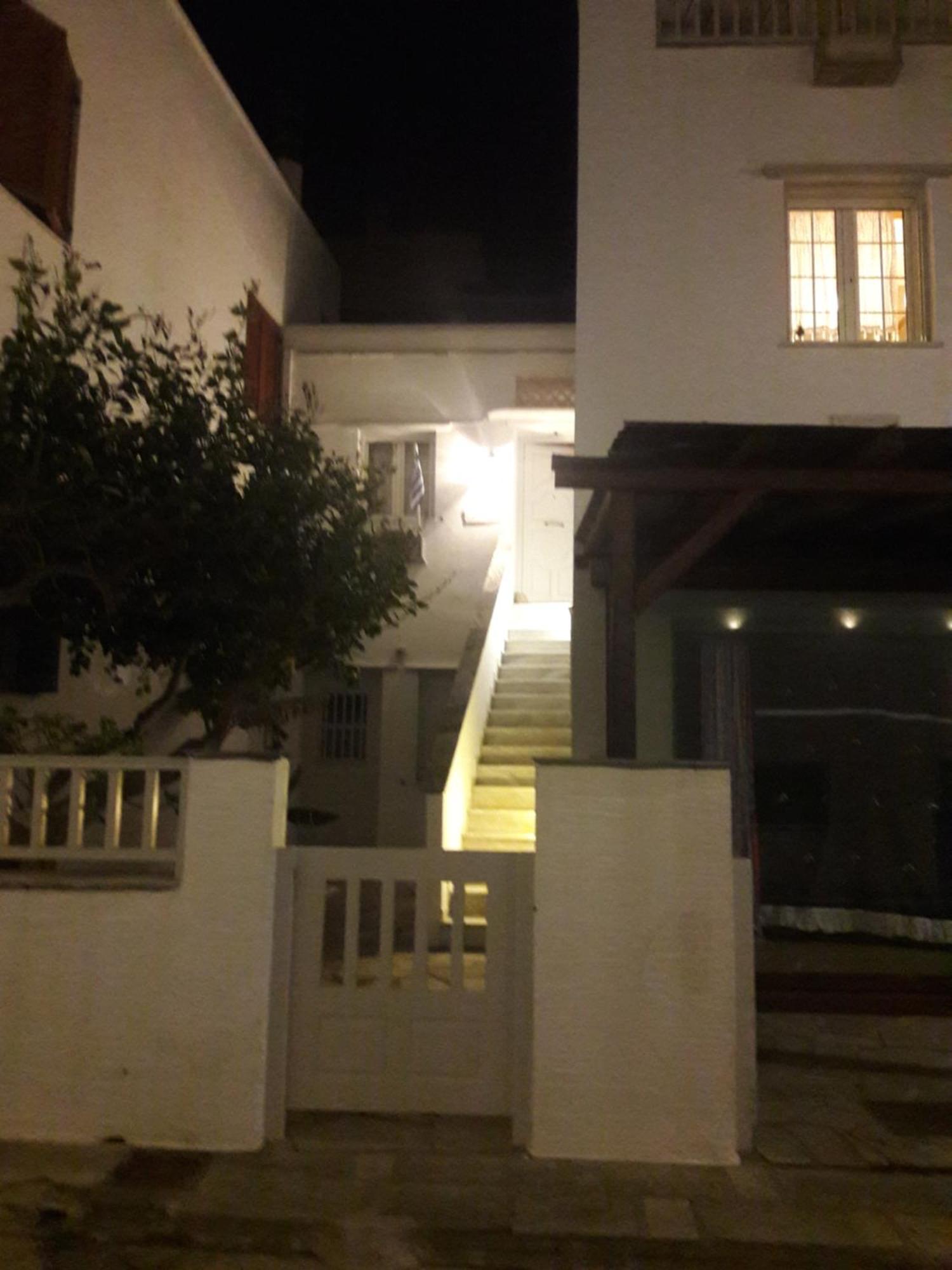 4Epoxes Apartment Tinos ภายนอก รูปภาพ